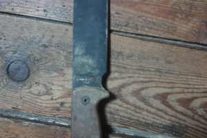 petit-couteau-suisse-ou-couteau-de-bushcraft